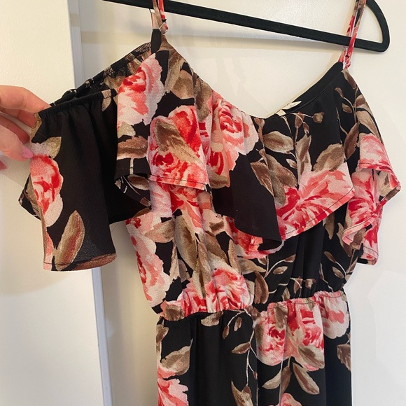 Floral cold shoulder maxi dress - Picture 3 of 4